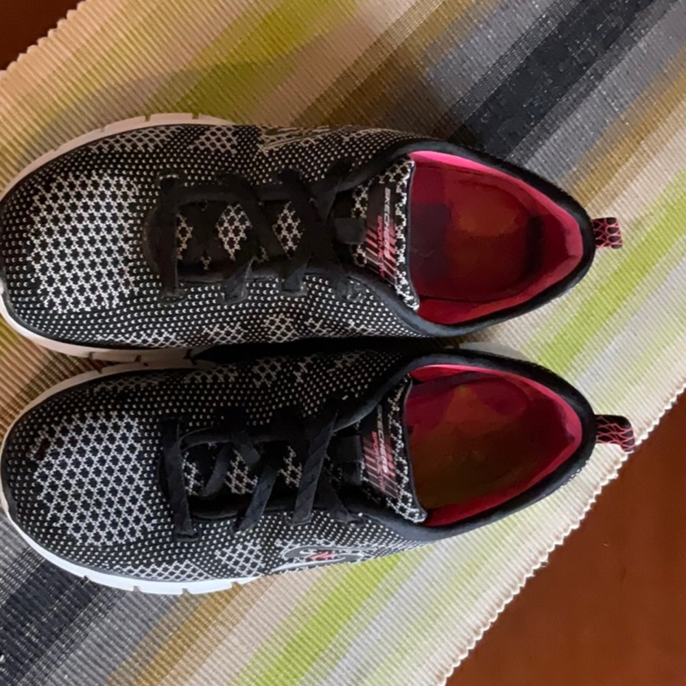 Skechers Black and Pink Sneakers with Breathable Mesh Design